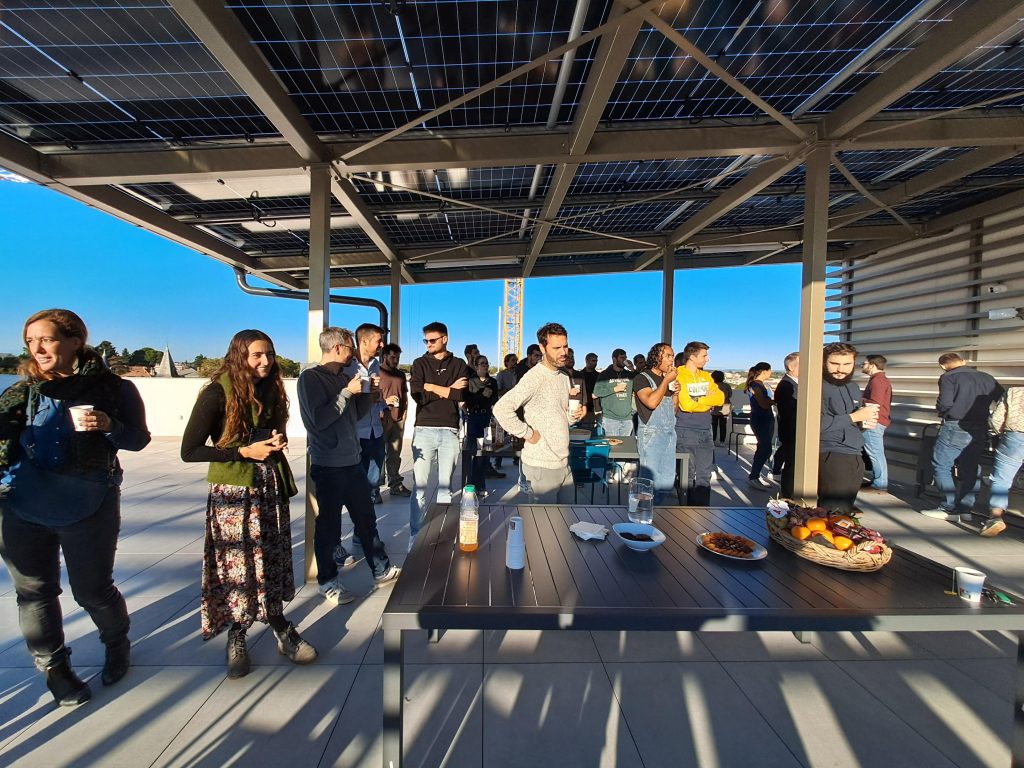 Photo du petit déjeuner d'accueil au rooftop des nouveaux locaux